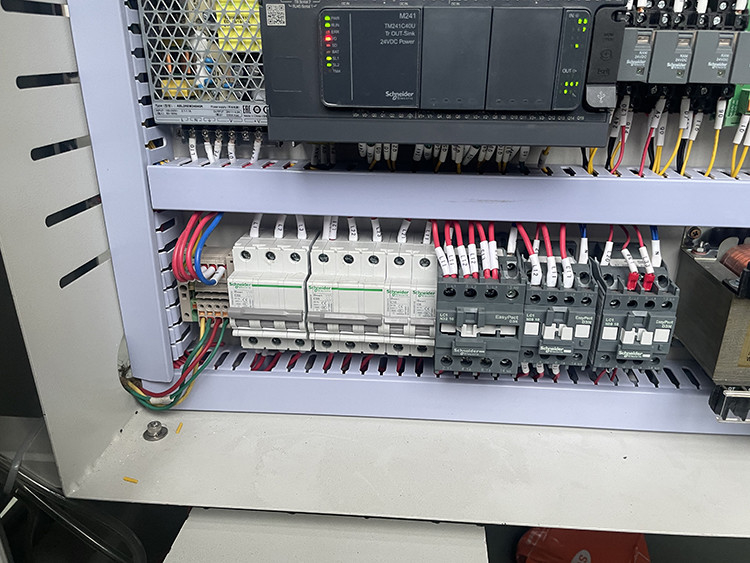 Speed 180pcs/min take away box machine With 200-620gsm 3kw Power Supply