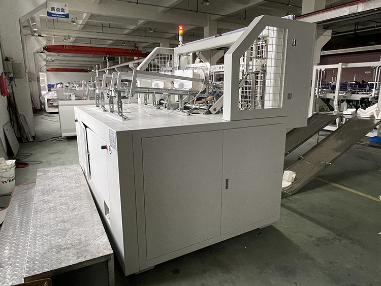 Speed 180pcs/min take away box machine With 200-620gsm 3kw Power Supply